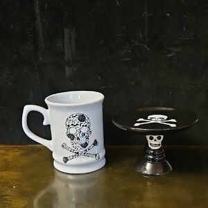 Skull Design Mug and Stand Set